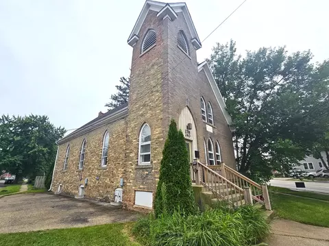 238-40 Mchenry Ave, Woodstock, IL 60098