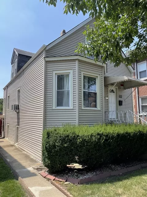 5049 W Henderson St, Chicago, IL 60641