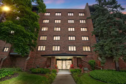 9346 Landings Ln #508, Des Plaines, IL 60016