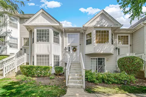 306 Hidden Creek Ln, North Aurora, IL 60542
