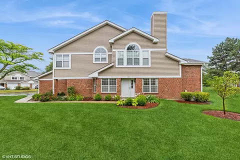 422 W Happfield Dr, Arlington Heights, IL 60004