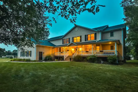 1102 Prairie Ln, Machesney Park, IL 61115