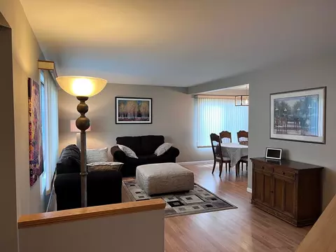 722 Voyager Dr, Bartlett, IL 60103 photo 5