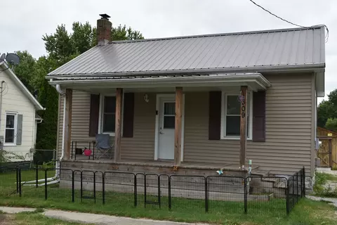 309 N Green St, Roanoke, IL 61561