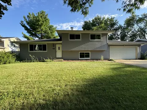 1537 Rita Ave, Saint Charles, IL 60174