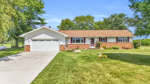 2672 County Road 1700 N Rd, Ogden, IL 61859