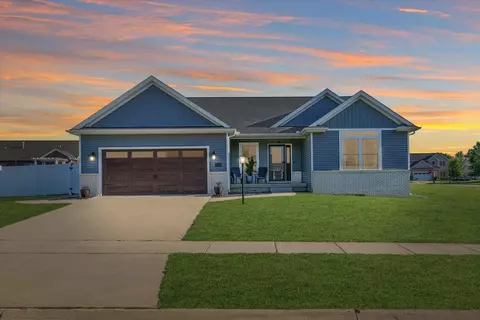 1310 Sweet Grass Dr, Mahomet, IL 61853