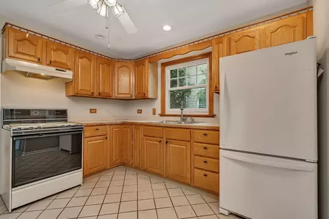 136 83rd St, Willowbrook, IL 60527 photo 9