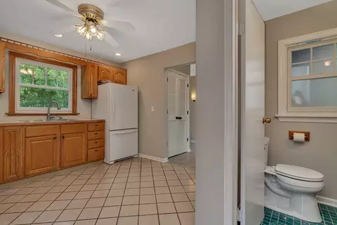 136 83rd St, Willowbrook, IL 60527 photo 8