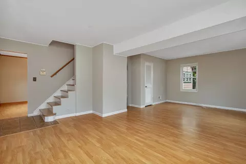 136 83rd St, Willowbrook, IL 60527 photo 4