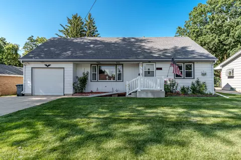232 Merrill Ave, Loves Park, IL 61111