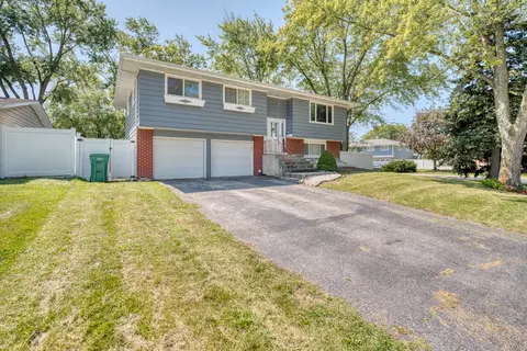 15267 Hiawatha Trl, Orland Park, IL 60462