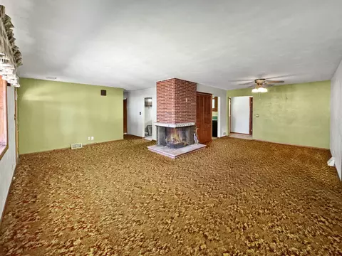 1474 Winter Dr, Freeport, IL 61032 photo 3