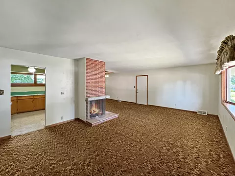 1474 Winter Dr, Freeport, IL 61032 photo 4