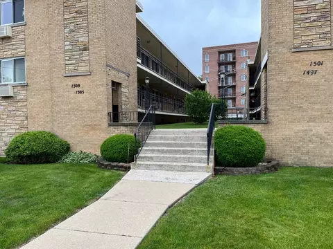 1505 Brown St #6F, Des Plaines, IL 60016