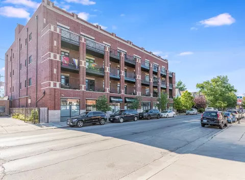 4141 N Kedzie Ave #206, Chicago, IL 60618