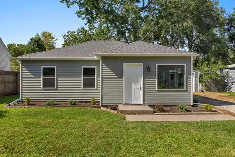 407 Fairview Dr, Champaign, IL 61821