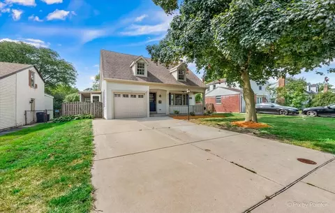 211 W Willow St, Lombard, IL 60148