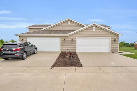 3311-3313 Boulder Ridge Dr, Champaign, IL 61822