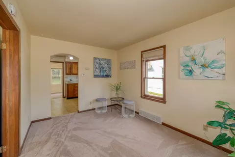 Living - 907 Mason Ave, Aurora, IL 60506 photo 1 of 1