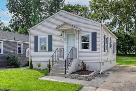 907 Mason Ave, Aurora, IL 60506