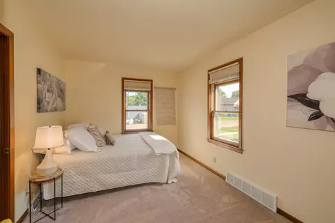 Bedroom - 907 Mason Ave, Aurora, IL 60506 photo 1 of 2