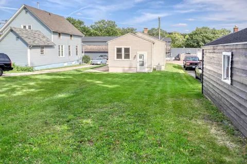 Exterior - 907 Mason Ave, Aurora, IL 60506 photo 5 of 6