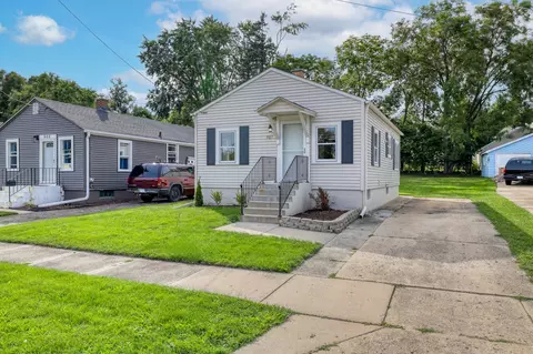 Exterior - 907 Mason Ave, Aurora, IL 60506 photo 2 of 6