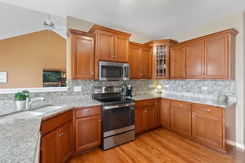 2280 Kudu Dr, Aurora, IL 60503 photo 7