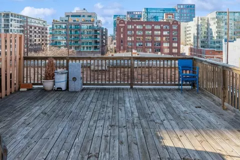 Exterior - 11 N Green St #4C, Chicago, IL 60607 photo 1 of 3