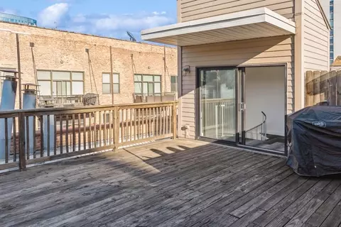 Exterior - 11 N Green St #4C, Chicago, IL 60607 photo 3 of 3