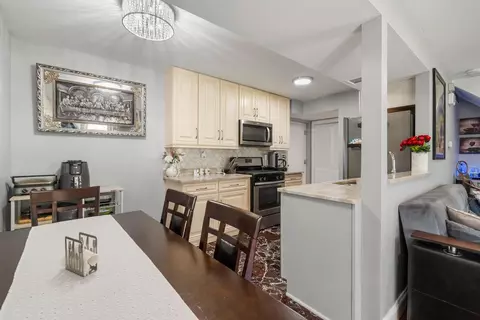 Dining - 1312 Fall Ct #1312, Wheeling, IL 60090 photo 1 of 2