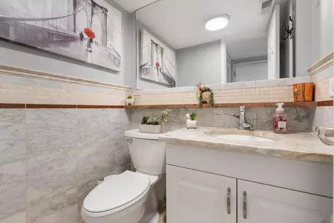Bath - 1312 Fall Ct #1312, Wheeling, IL 60090 photo 3 of 3