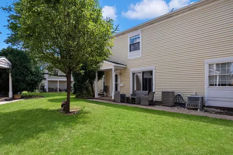 1312 Fall Ct #1312, Wheeling, IL 60090
