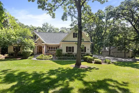 7420 S Rawson Bridge Rd, Cary, IL 60013