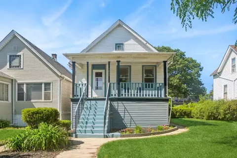 1407 Oakton St, Evanston, IL 60202