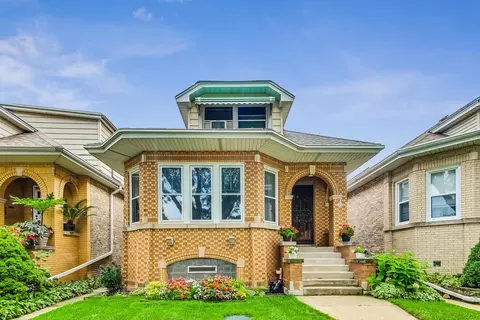 6135 W Melrose St, Chicago, IL 60634