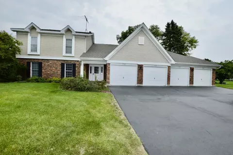 310 Thornwood Dr, Mchenry, IL 60050