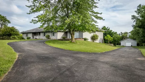 3433 Baxter Rd, Rockford, IL 61109