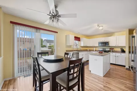 716 Brita Trl, Minooka, IL 60447 photo 8