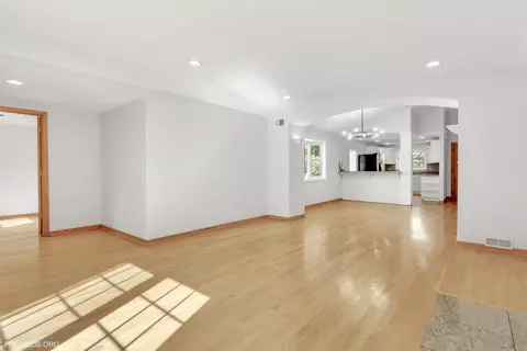 1133 Davis Ave, Deerfield, IL 60015 photo 11