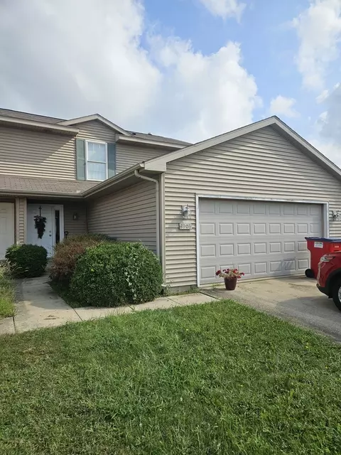 3906 Balmoral Dr, Champaign, IL 61822
