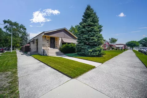 51 E 144th St, Riverdale, IL 60827