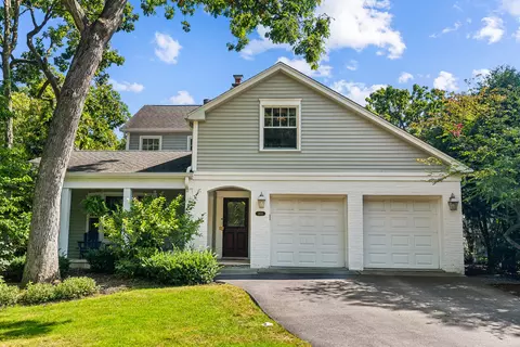 1808 Old Briar Rd, Highland Park, IL 60035