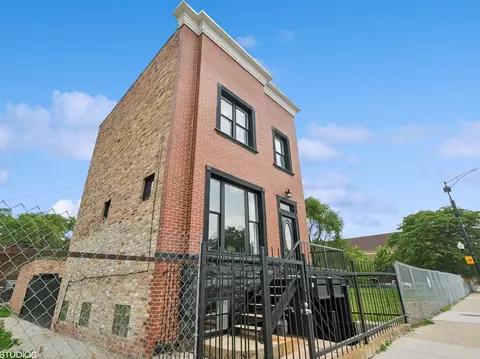 709 S Sacramento Blvd, Chicago, IL 60612