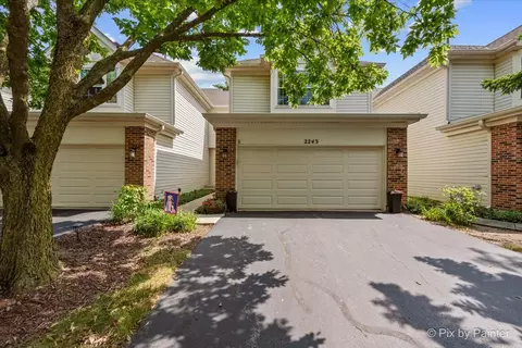 2243 Seaver Ln, Hoffman Estates, IL 60169