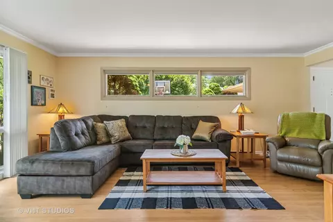 350 Cambridge Rd, Des Plaines, IL 60016 photo 8