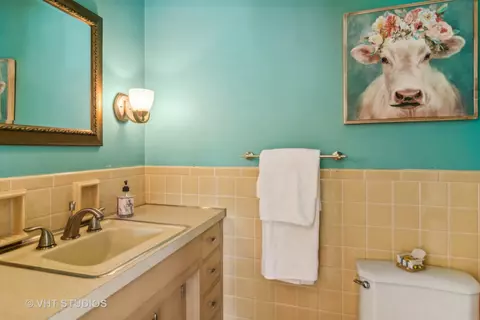 350 Cambridge Rd, Des Plaines, IL 60016 photo 6