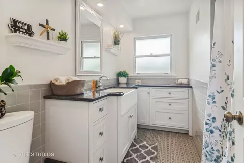 350 Cambridge Rd, Des Plaines, IL 60016 photo 25