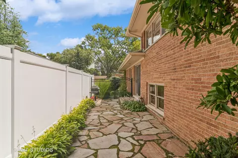350 Cambridge Rd, Des Plaines, IL 60016 photo 26